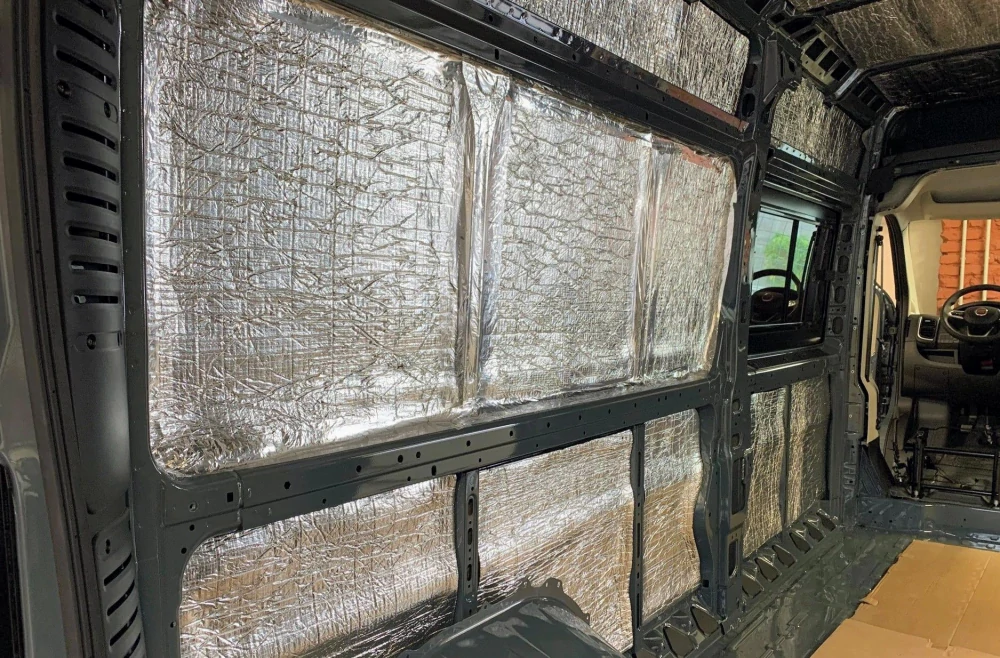 Tepelná a zvuková izolace pro obytná auta a karavany 100cm x 5metrů 10mm