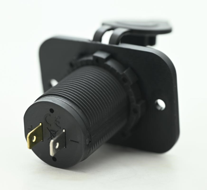 Zásuvka 12V 2x USB 2,1A k montáži s krytem voděodolná venkovní