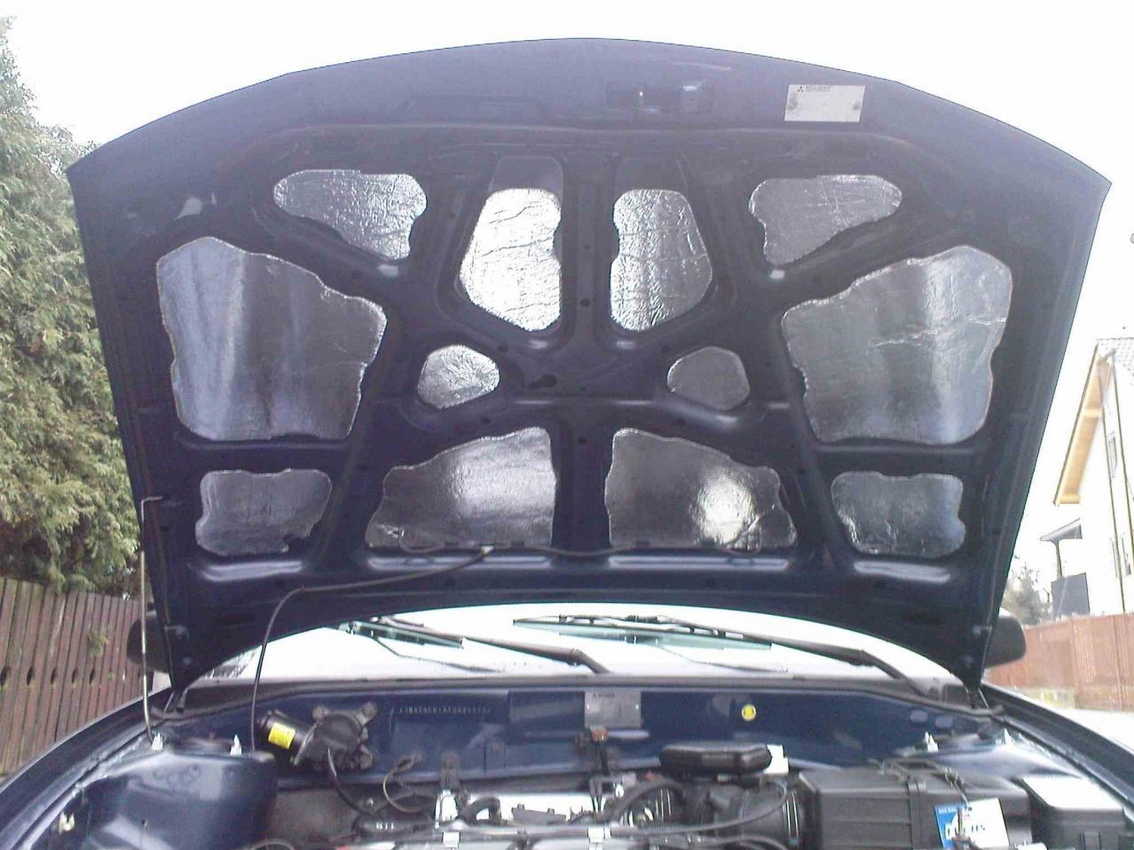 Tlumící izolace kapoty motoru auta zvuková a tepelná deska 10mm