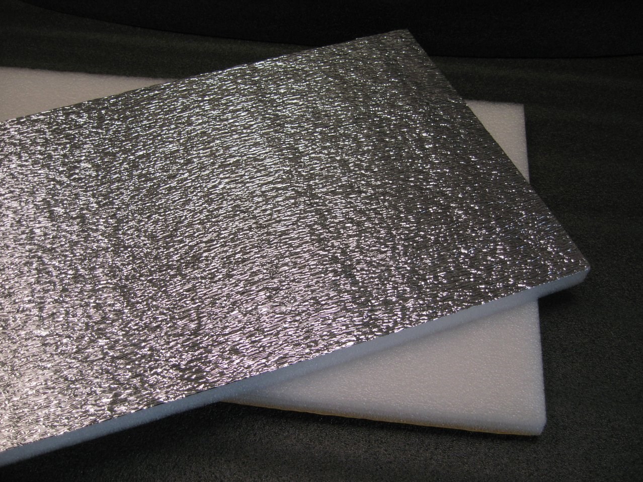 Protihluková tepelná akustická izolace s ALU fólií 50cm x 50cm x 30mm