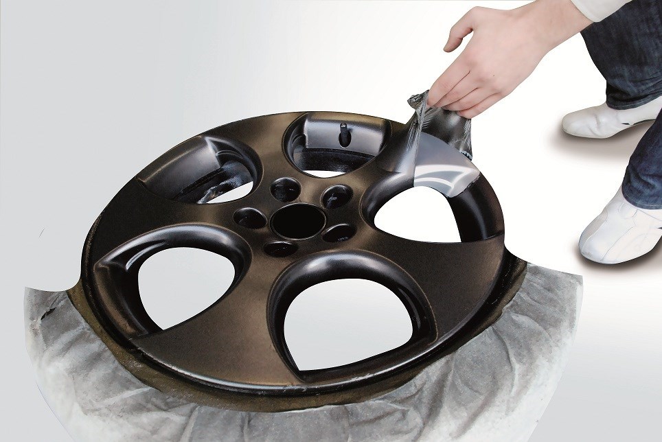 FOLIATEC stříkaná fólie ve spreji na kola černá lesklá 400ml